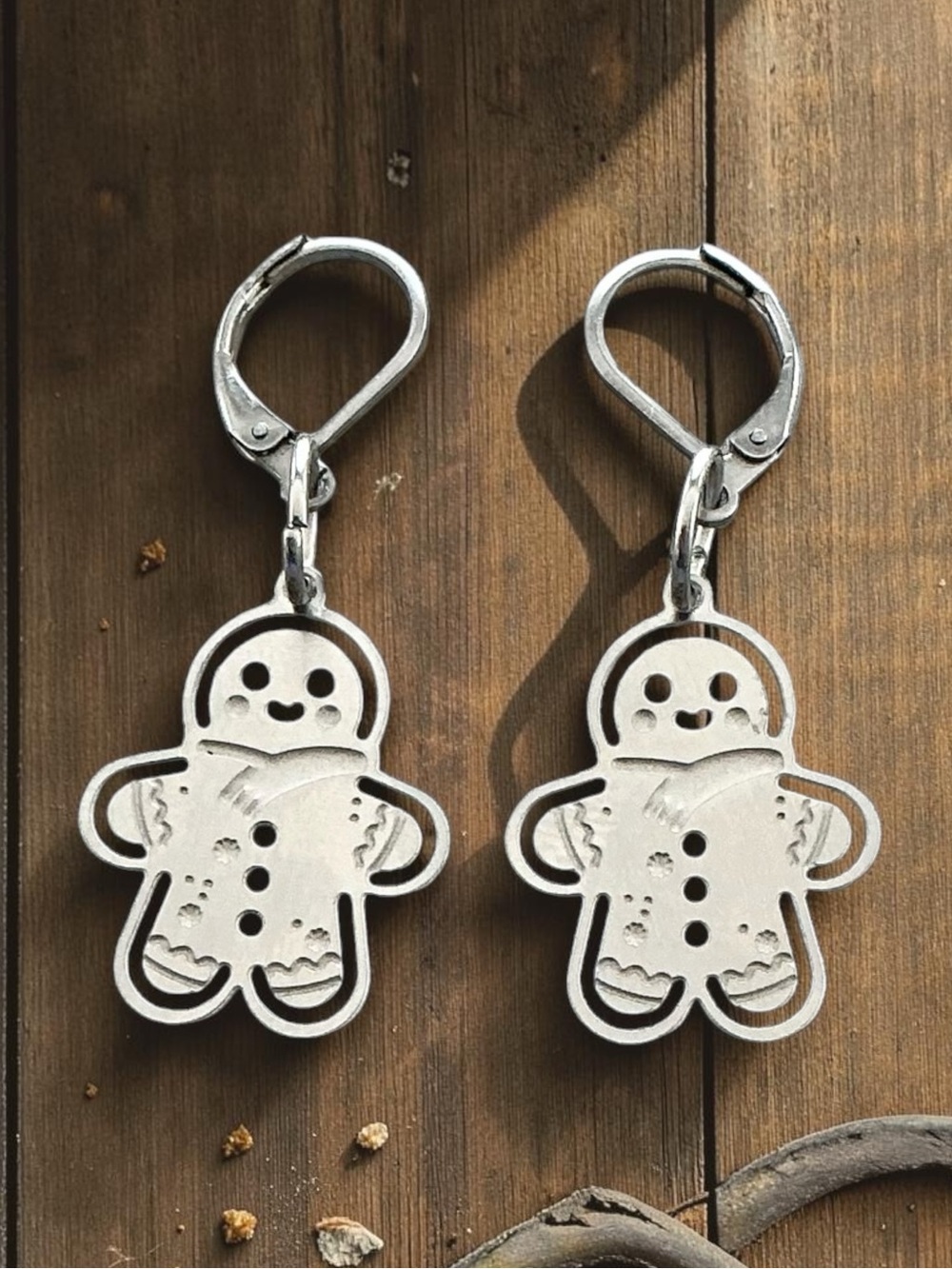 🆕 Gingerbread Men Laser Etched Dangle Earrings